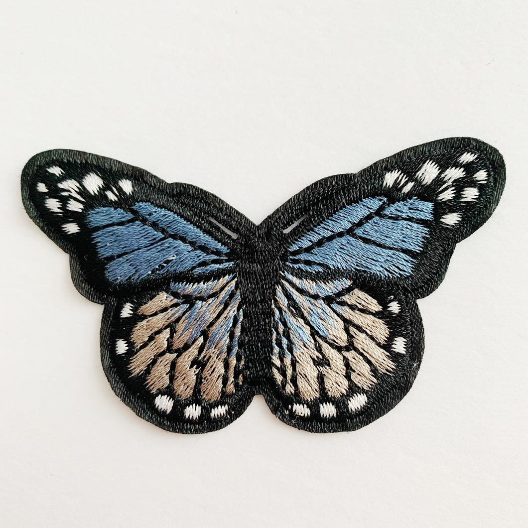 Papillon bleu pâle  ( #183 )